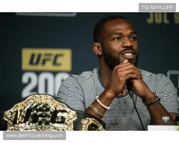 乔恩·琼斯训练完直接去提了辆布加迪，油门踩下去比对手倒地还快