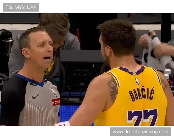 穆雷高位挡拆一筹胜过库里，拉开空间提关键效率